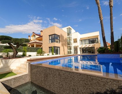 Villa · Obra nueva - Torrevieja · Alicante · España