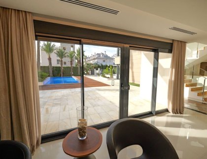 Villa · Obra nueva - Torrevieja · Alicante · España