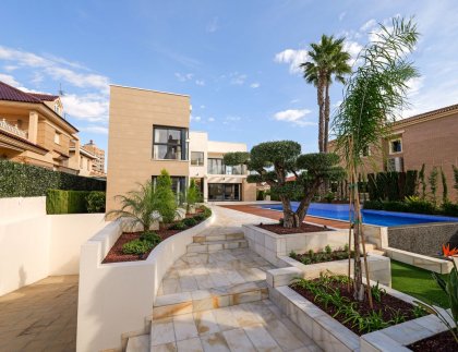 Villa · Obra nueva - Torrevieja · Alicante · España