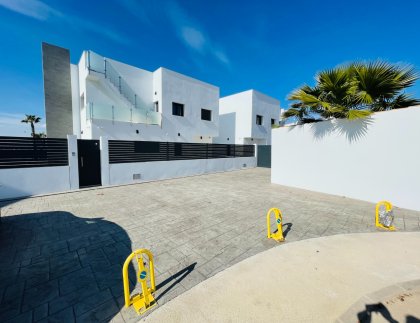 Casa · Obra nueva - Torrevieja · Alicante · España