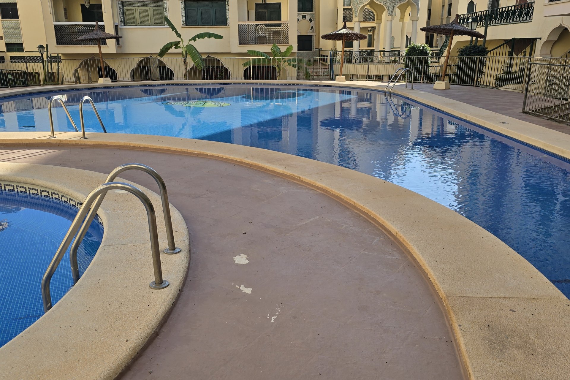 Resale - Apartment - Santa Pola