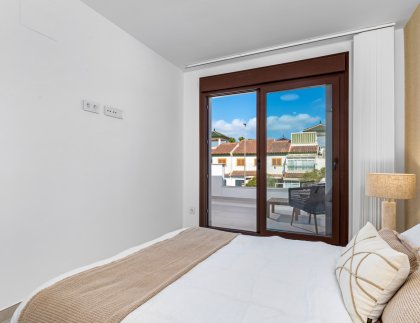 Villa · Obra nueva - Mil Palmeras · Alicante · España