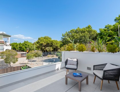 Villa · Obra nueva - Mil Palmeras · Alicante · España